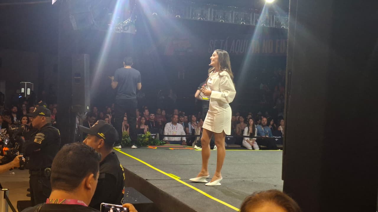 Deborah Secco diz que nunca teve ‘nem meia dúvida’ sobre seus sonhos e fala em ‘mantras positivos’ que cantava desde criança