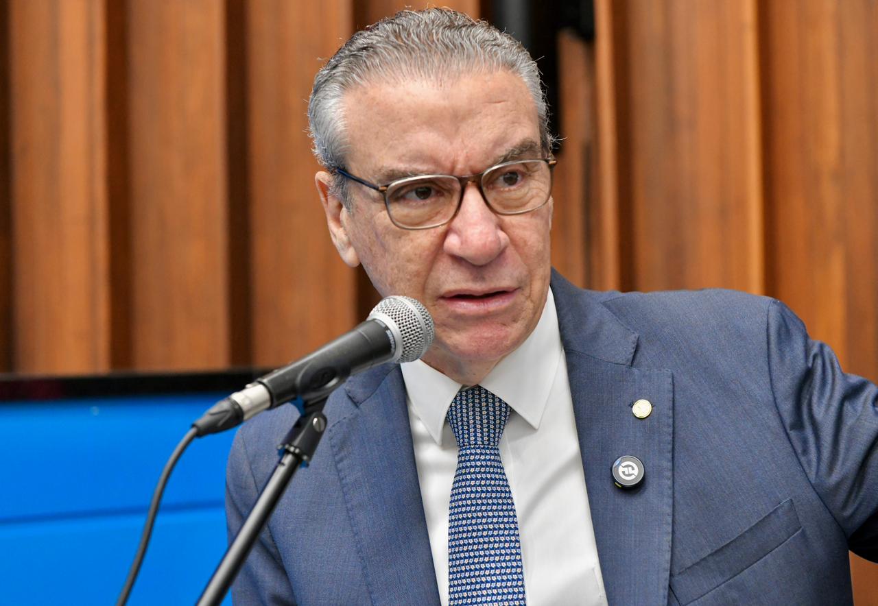 Paulo Corrêa apresenta projeto que autoriza farmácias de manipulação a comercializar produtos isentos de prescrição em MS