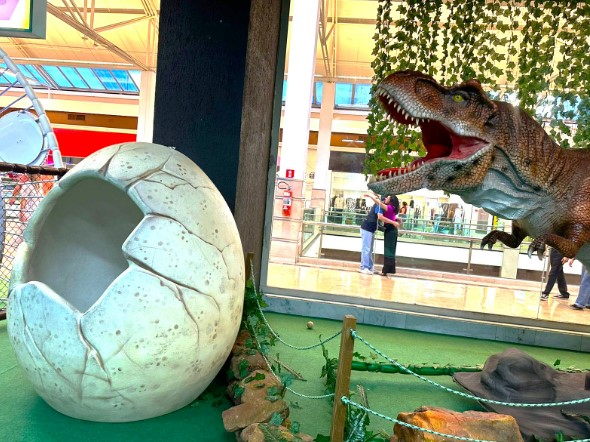 Parque com dinossauros gigantes e Ghibli Fest agitam o fim de semana no Shopping Campo Grande