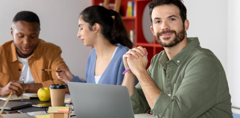 Empresas podem se qualificar de graça com cursos online; veja como se inscrever