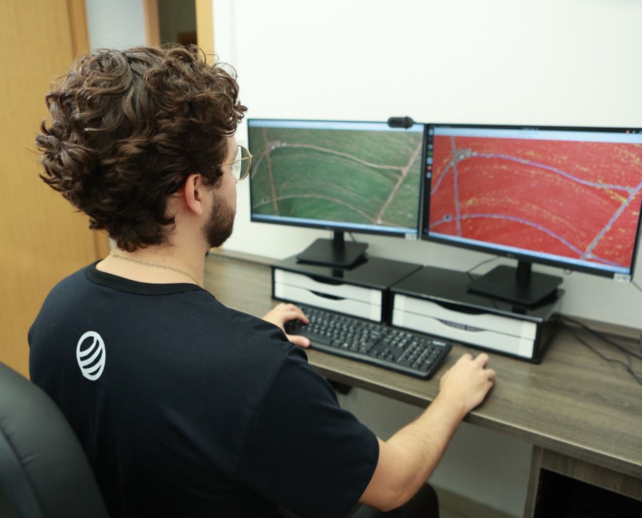 Startup de MS une satélite e IA para reduzir custos no combate a plantas daninhas