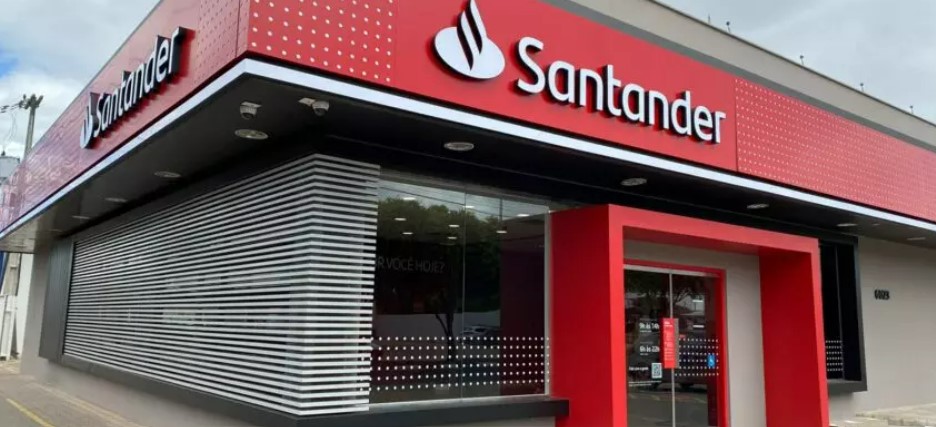Santander abre 230 vagas para atendimento a clientes e empresas
