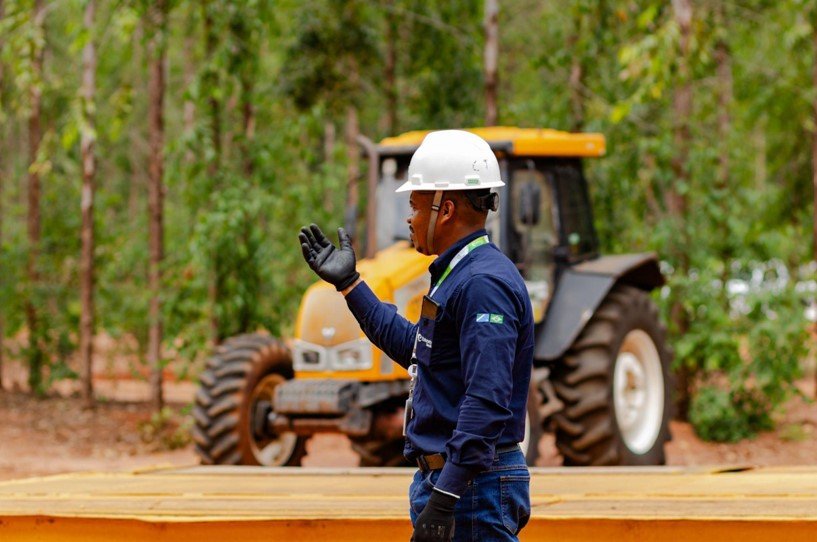 Eldorado Brasil abre seleção para quatro funções na área florestal com entrevistas em Campo Grande
